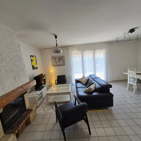 Quiet And Comfortable House, Voltaire *