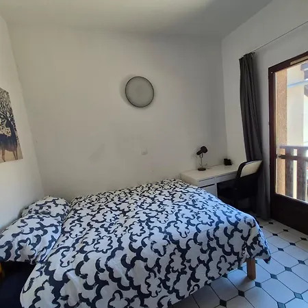 Quiet And Comfortable House, Voltaire 아파트 *